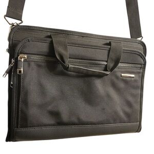 Samsonite laptop computer bag handles shoulder strap lots of organized storage